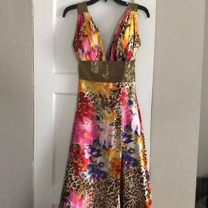 Embellished floral maxi Dress with train